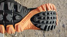 Merrell MQM Flex Gore-Tex: suela negra para correr, naranja para estabilizar