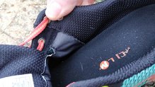 Merrell MQM Flex Gore-Tex: hueco entre upper y lengeta sin membrana (se cierra al atar la zapatilla)