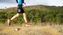 Con un peso de 260 gramos, las Merrell moab Flight son unas zapatillas ligeras para la media distancia 