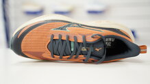 Mizuno Neo Lumina