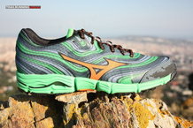 Mizuno Wave Kazan