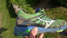 Tiras del upper y el running bird en las Mizuno Wave Mujin 3 GTX