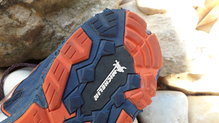 MIZUNO WAVE MUJIN 5: Suela Michelin muy resistente tanto en la parte trasera...