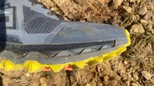 El desgaste en la mediasuela y en los tacos de la Mizuno Wave Mujin 8 es poco perceptible