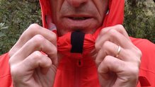 MONTANE MINIMUS STRETCH ULTRA: detalle de microfibra para hacer agradable el tacto del cuello con la barbilla