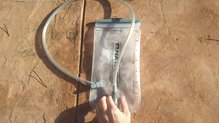Nathan VaporSwiftra 4L, vista de la bolsa de hidratación Hydrapak.