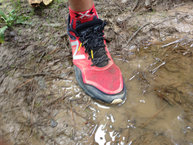 New Balance Fresh Foam Gobi: Buscando el agua para probar la impermeabilidad