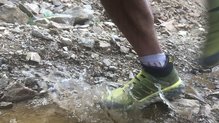En terreno mojado las prestaciones de laNew Balance Fresh Foam Hierro Boa se resienten levemente 