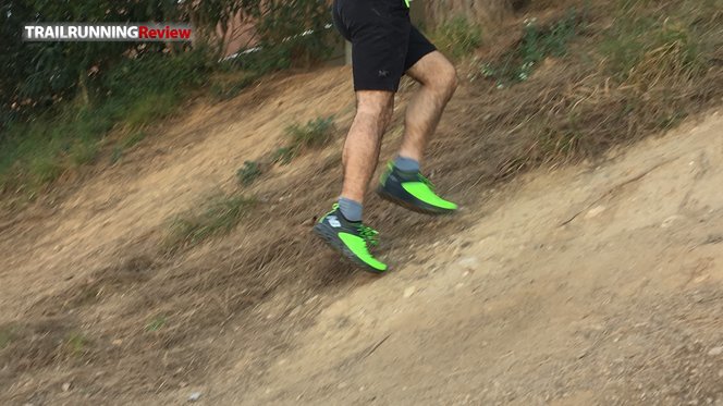 New Balance Fresh Foam Hierro v4 - TRAILRUNNINGReview.com