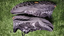 Tenemos el desgaste esperado en la media sueal de las New Balance Fresh Foam Hierro v8 GTX .