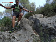 La adaptación al terreno en pasos laterales es sorprendente para la configuración de esta suela.