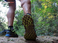 Solo hemos conseguido patinar después de sumergirnos en barro y colapsar su suela multitaco.