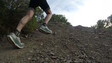 Buen comportamiento en terrenos sueltos de las New Balance Fresh Foam More Trail v3.