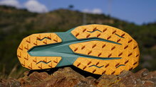 New Balance FuelCell Venym