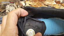 Aquí se ve el dobladillo de la lengüeta de las New Balance Leadville v3