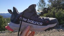 New Balance Shando Ruju W. Vista de su estructura agresiva.