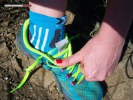 El ribete la lengüeta de las New Balance Vazee Summit W tiende a doblarse hacia dentro o fuera.