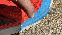 Nike Air Zoom Terra Kiger 8: punto de flexión con sintomas de desgaste