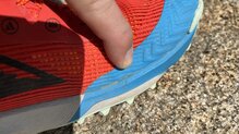 Nike Air Zoom Terra Kiger 8: punto de flexin con sintomas de desgaste