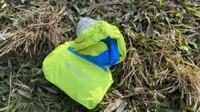 OS2O Waterproof Trail Jaquet 30k. Se guarda en su propio bolsillo 