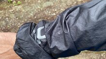 OS2O O2 Waterproof Trail Jacket 30k. Buena adaptación del tejido al cuerpo