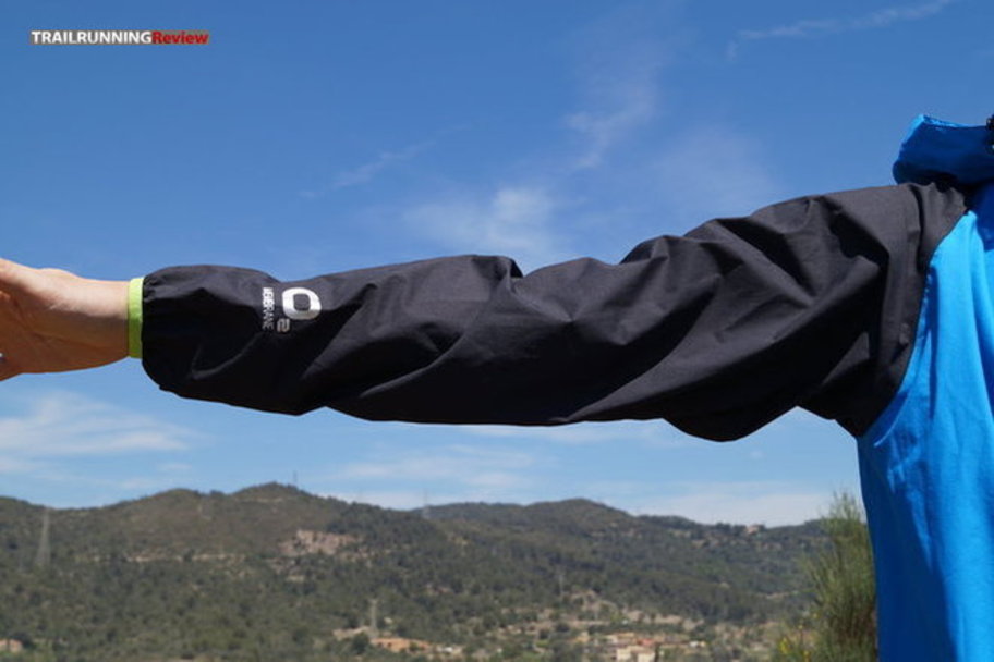 o2 waterproof trail jacket
