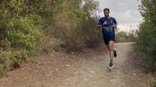 Las On Running Cloudultra son unas excelentes zapatillas para correr rápido en terrenos duros y compactos