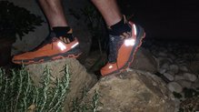 ON RUNNING CLOUDVENTURE PEAK: bien dotada de reflectantes