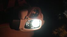 Petzl NAO+: Detalle con un led.