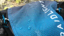 Raidlight Responsiv 6L: Aguantando el agua sin empaparse.