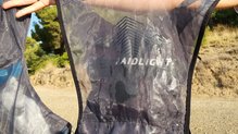 Algunos termosellados saltados en la RaidLight Revolutiv 12L