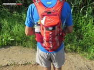 Visión general de la mochila RaidLight Trail XP14 puesta.