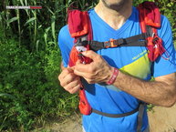 Bidones pequeños alojados en la parte delantera de la RaidLight Trail XP14.