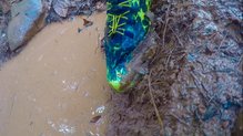 El agua sale rápidamente por el H2ODRAIN de las Reebok All Terrain Super OR.