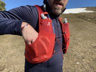 Salomon Active Skin 8 Set. Vista bolsillos delanteros