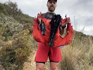 Salomon Active Skin 8 Set. Vista donde ubicar los bastones