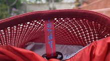 Salomon Active Skin 8 Set. Compartimento para la bolsa de hidratación