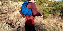Salomon Advanced Skin 12 Set, el compartimento central está hecho de lona que puede retrasar la entrada de agua.