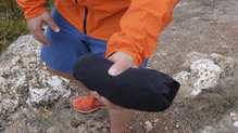 Los Salomon WP Pant se pueden plegar con rapidez y ocupan muy poco espacio