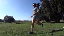 Chaqueta Salomon Elevate Aero FZ Mid W tiene un tejido muy elástico y agradable al tacto.