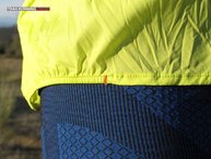 Salmon S-Lab Light Jacket W: ajuste con gomas a los lados de la cintura