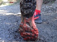 Salomon S-Lab Sense 5 Ultra SG: El barro no colapsa la suela con lo que el agarre es estupendo