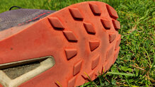 Salomon S-Lab Ultra 3:  Pequeñas muescas en algún taco que no han afectado en su funcionamiento.