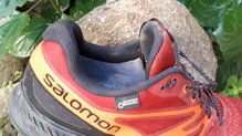 SALOMON SENSE ESCAPE GTX: ..gracias a la membrana Gore-Tex Performance Comfort Footwear, que se aprecia claramente en el interior de la zapatilla