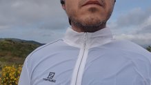 Salomon Sense Jacket, tejido suave al tacto.