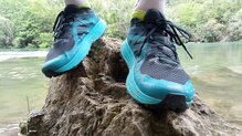 Salomon Ultra Flow, con cordones.