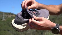 La zapatilla mantiene su esencia de zapatilla amable.
