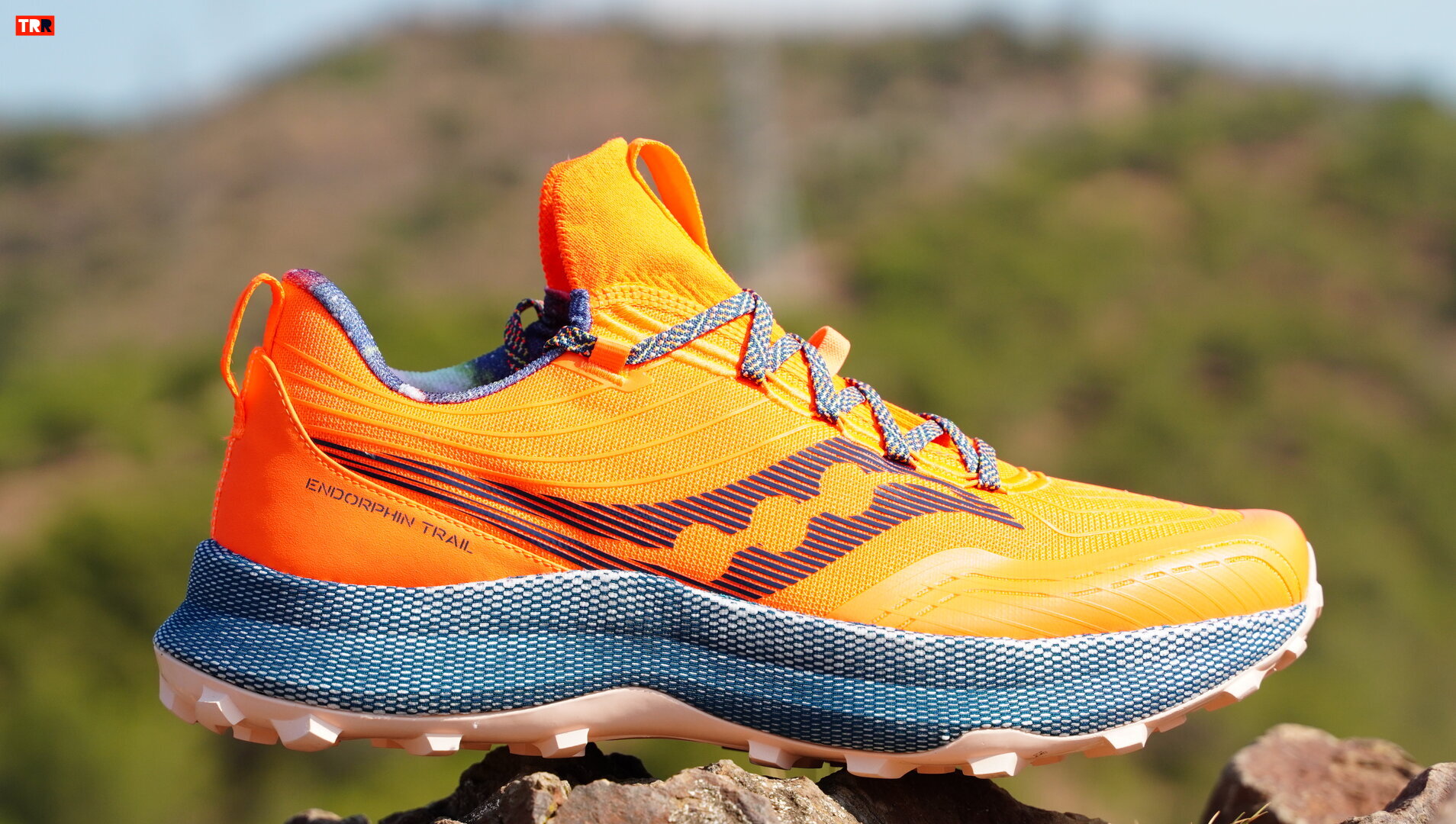 Las Saucony Endorphin Trail son unas zapatillas de Trail Running para corredores de peso hasta medio que qui