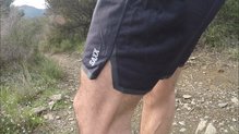 El logo de los Saxx Pilot Run Short es reflectante