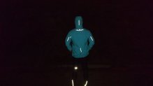 Reflectantes traseros en la Uglow Rain Jacket limited edition.